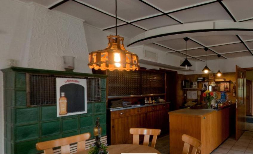 Kreuz! Einfach. Guenstig. Schlafen. Bed & Breakfast Ulm Exterior photo