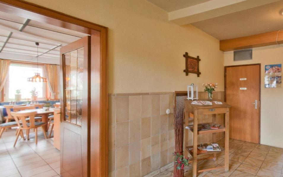 Kreuz! Einfach. Guenstig. Schlafen. Bed & Breakfast Ulm Exterior photo